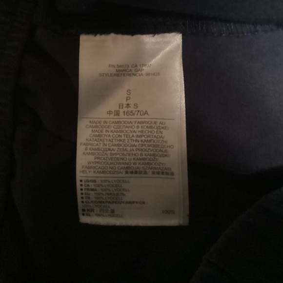 Gap navy pant size small - stretch at back. - Picture 10 of 16